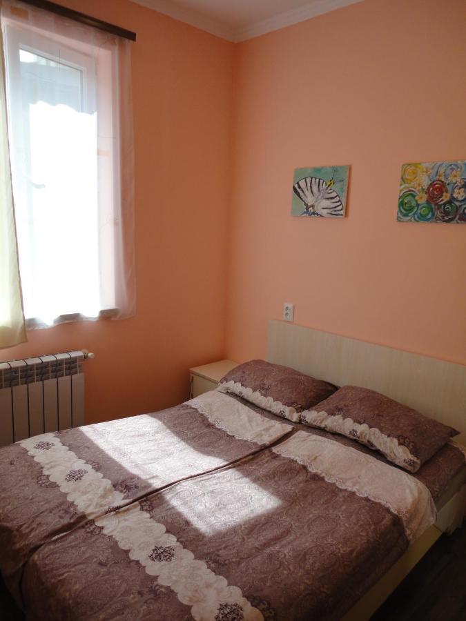 Like Home Guesthouse & Tours Erivan Dış mekan fotoğraf