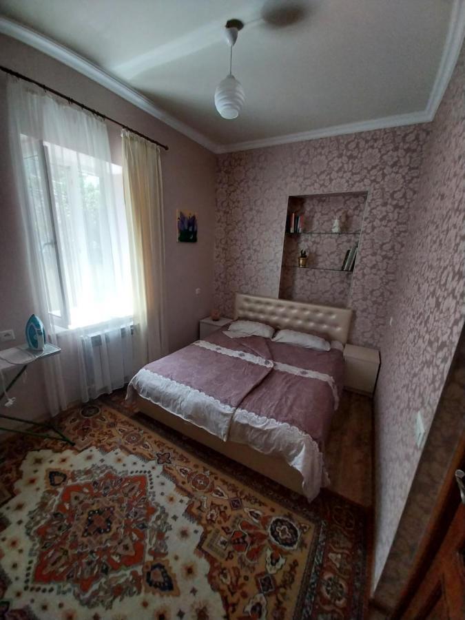 Like Home Guesthouse & Tours Erivan Dış mekan fotoğraf