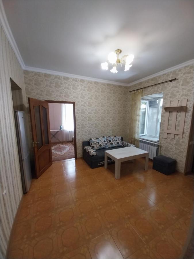 Like Home Guesthouse & Tours Erivan Dış mekan fotoğraf