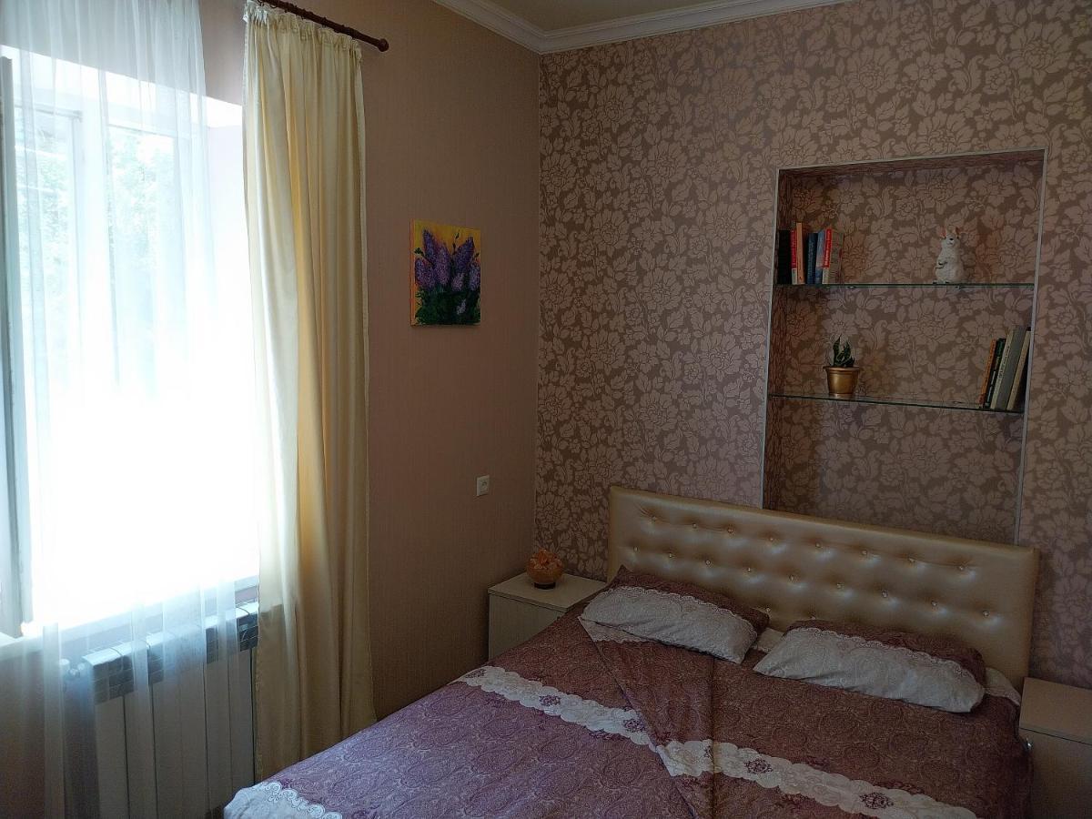 Like Home Guesthouse & Tours Erivan Dış mekan fotoğraf