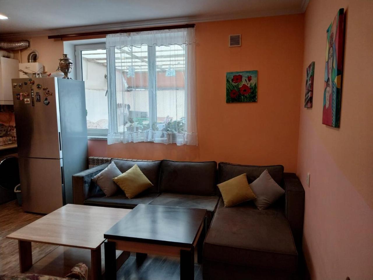 Like Home Guesthouse & Tours Erivan Dış mekan fotoğraf