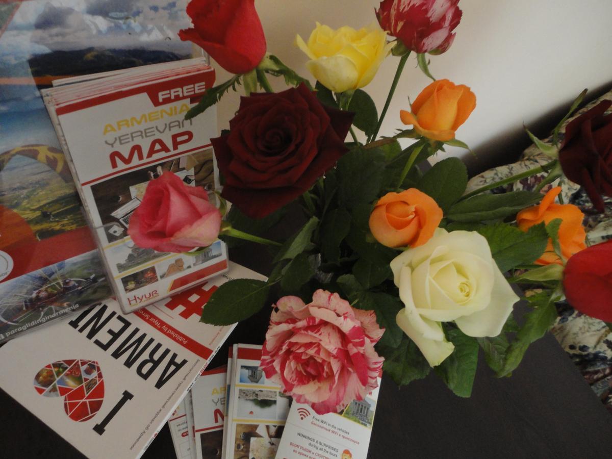 Like Home Guesthouse & Tours Erivan Dış mekan fotoğraf